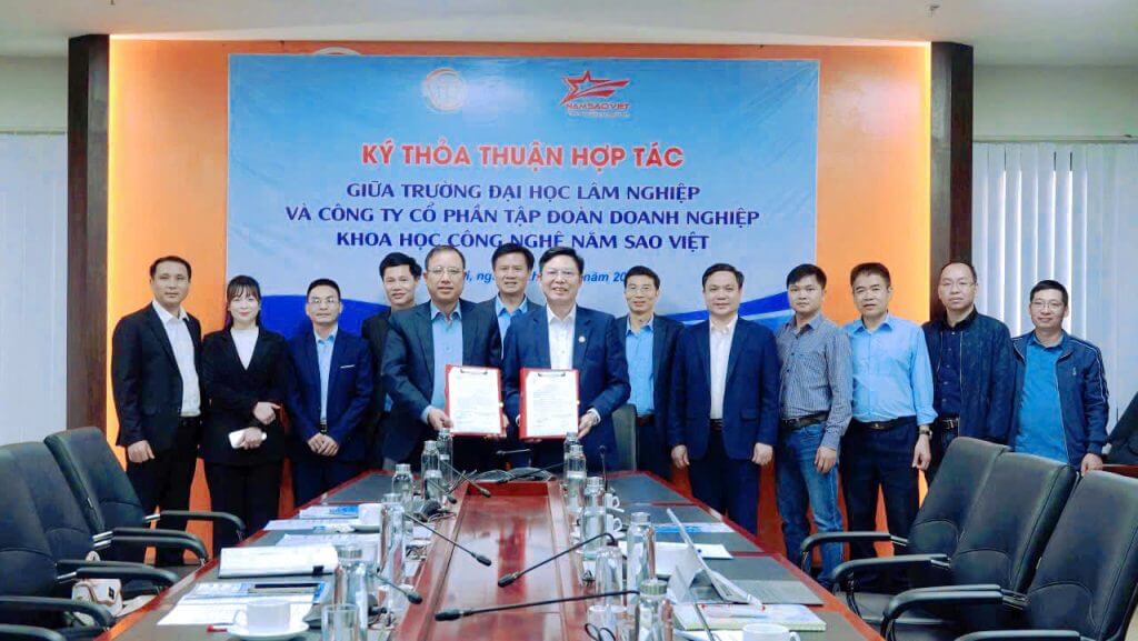 TẬP ĐOÀN DOANH NGHIỆP KHCN NĂM SAO VIỆT KÝ KẾT HỢP TÁC CHIẾN LƯỢC VỚI TRƯỜNG ĐẠI HỌC LÂM NGHIỆP